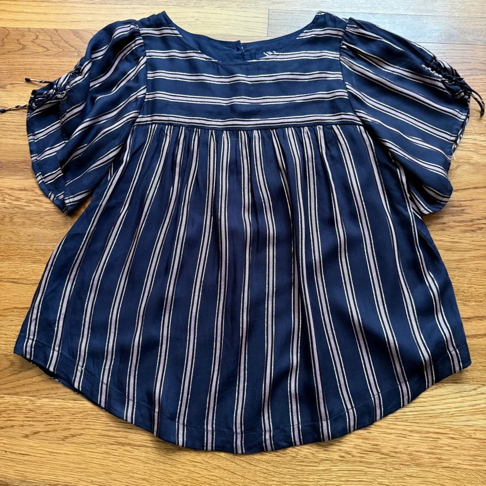 Anthropologie Cameron tie sleeve metallic accent chic top XS